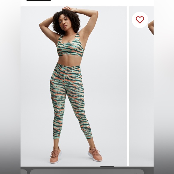 Fabletics Sports Bra - Picture 4 of 4